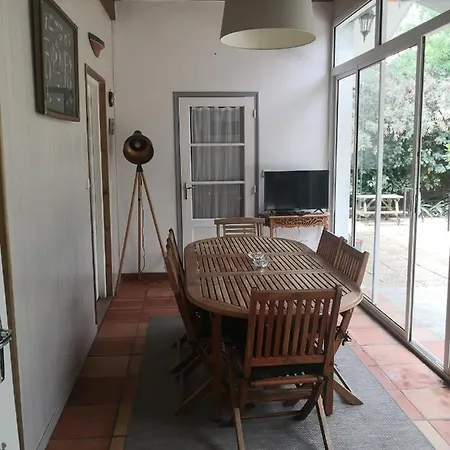 Maison Avec Parc A Deux Pas De La 度假居